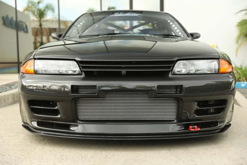 GReddy Flip-Up Abschlepphaken vorne für 1995–2002 Nissan Skyline GT-R R33/R34