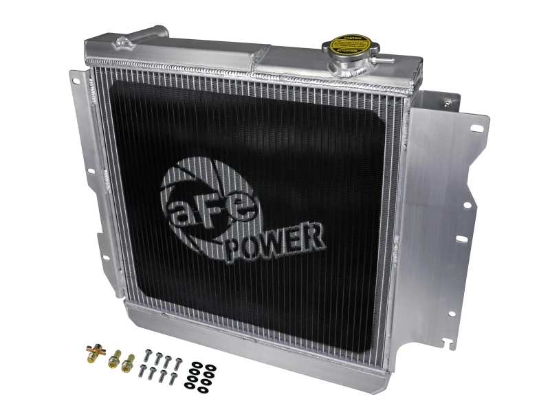 aFe BladeRunner Street Series Rohr- und Finnen-Aluminiumkühler Jeep Wrangler (TJ) L6-4.0L