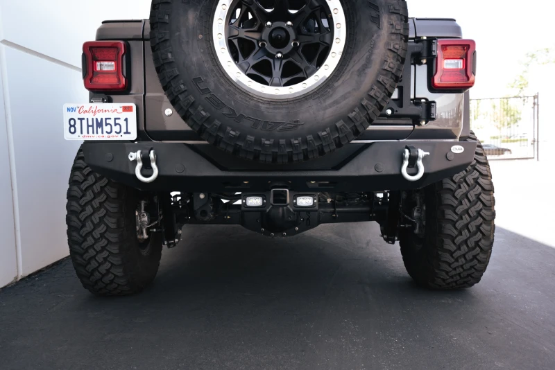 DV8 Offroad Bolt-On Hitch mit LED-Lichtern für 2007–2021 Jeep Wrangler JK/JL