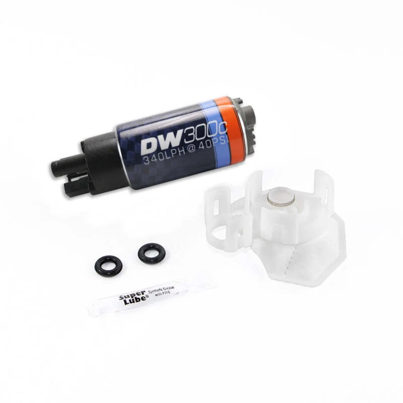 DeatschWerks 340lph DW300C Kompakt Kraftstoffpumpe mit Installationskit für 08-15 Mitsubishi EVO X (ohne Clips)