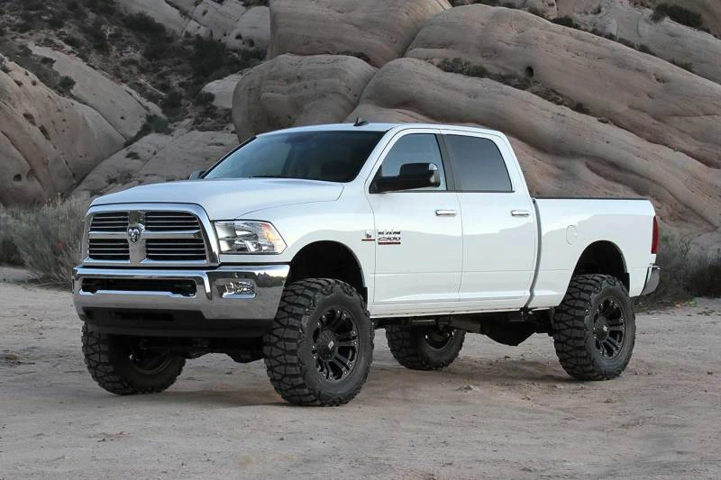 Fabtech 14-18 Ram 2500 4WD 5-Zoll-Basis-Kit mit Perf-Shks