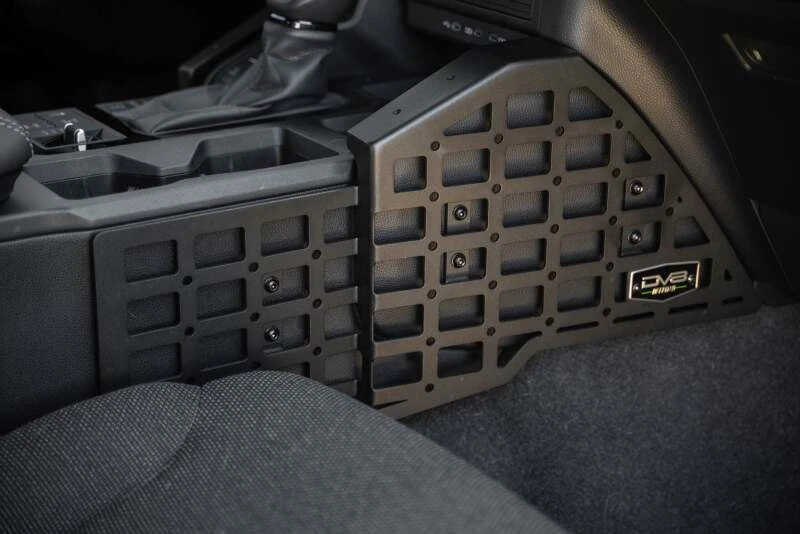 DV8 Center Console Molle Panels für 2024–2025 Toyota Land Cruiser