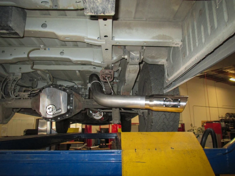 aFe Vulcan Serie 3,5 Zoll 409 SS Kat-Abgasanlage 13-19 Ford Transit V6 3,5L (TT) mit schwarzen Endrohren