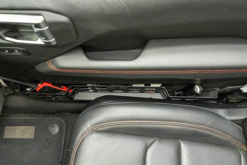 DV8 Offroad 18-25 Jeep Wrangler JL Electric Seat Front Door Molle Pockets