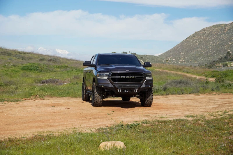 DV8 Offroad Spec Series Front Stoßstange für 2019–2023 RAM 1500