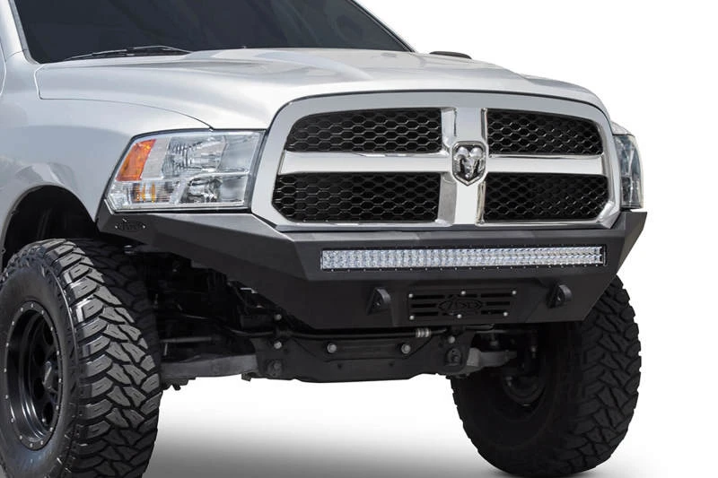 Addictive Desert Designs Stealth Fighter Frontstoßstange für 2013–2018 Dodge RAM 1500