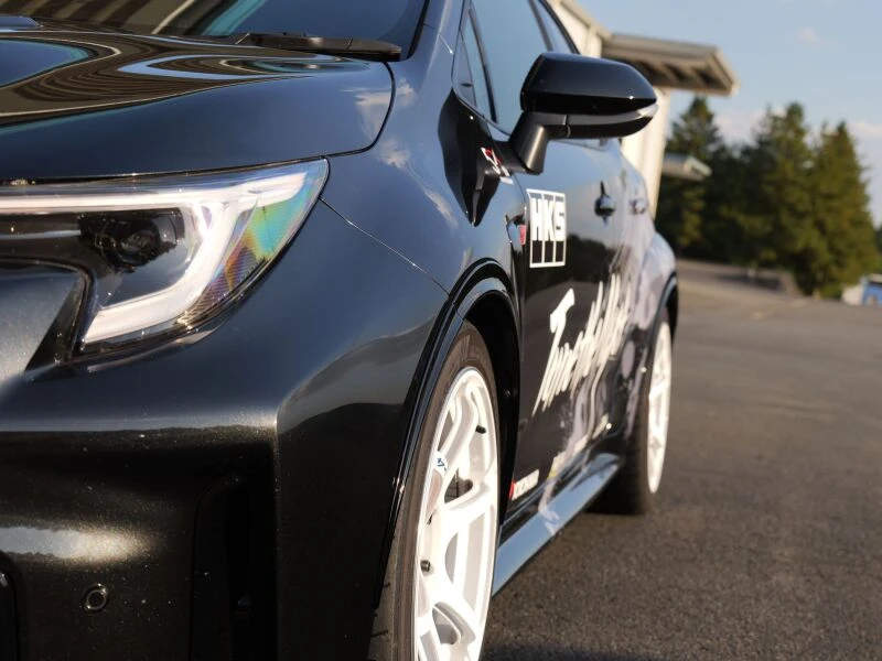 HKS Fender Molding für Toyota GR Corolla GZEA14H