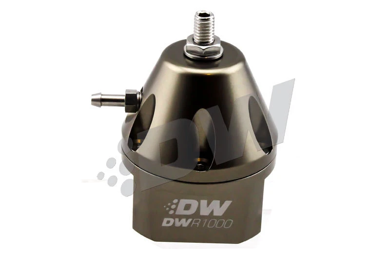DeatschWerks DWR1000 einstellbarer Kraftstoffdruckregler - Titan