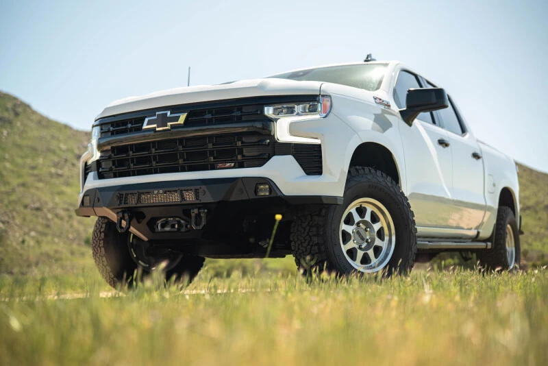 DV8 Offroad Frontstoßstange mit Seilwinde für 2022+ Chevrolet Silverado 1500
