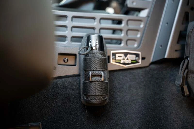 DV8 Offroad Center Console Molle Panels & Digital Device Mount für 2024 Toyota Tacoma