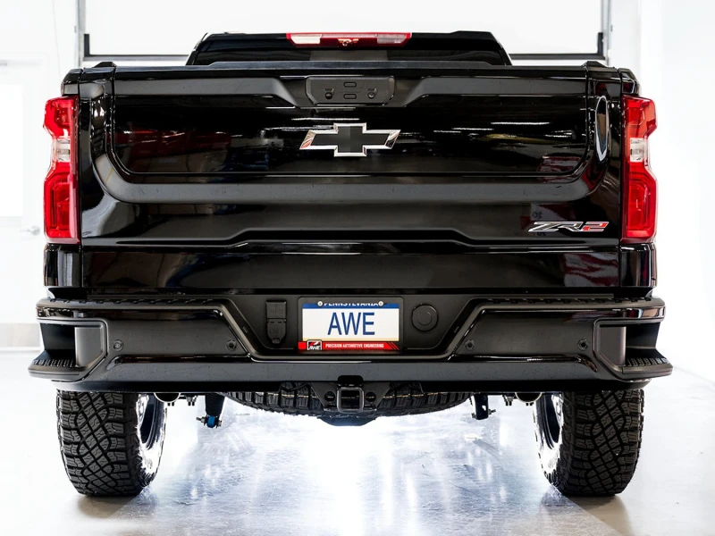 AWE Tuning 22-23 GMC Sierra 1500 AT4X 6.2L 0FG Katback-Doppelausgang (Flacher Stoßfänger) - Bashguard(Ohne Endrohre)