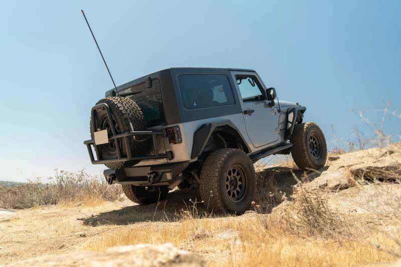 DV8 Offroad Body Mounted Tire Carrier für 2007–2018 Jeep Wrangler JK
