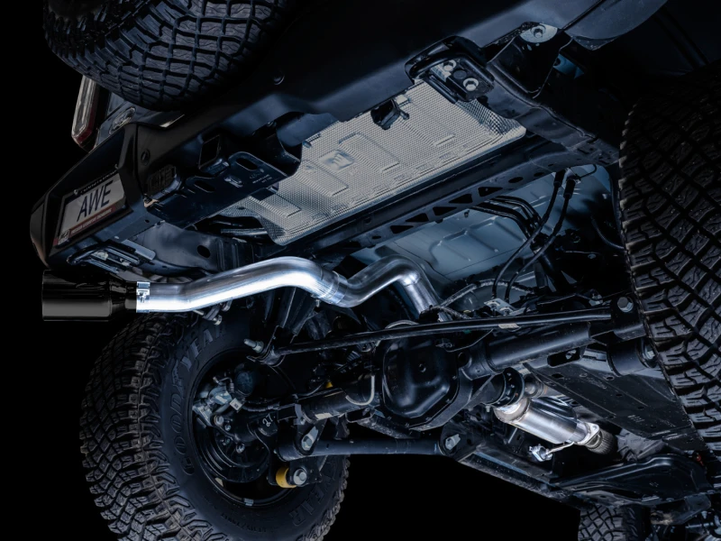 AWE Tuning 2021+ Ford Bronco 0FG Einzelrohrauslass Auspuff mit Diamant-Schwarz-Spitze und Bash Guard