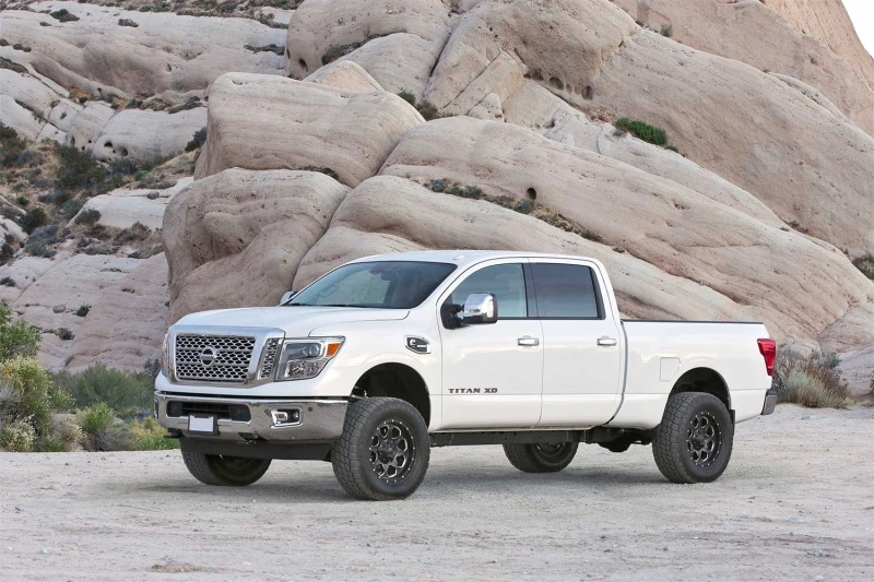 Fabtech 16-18 Nissan Titan 4WD 2-Zoll-Niveau-System