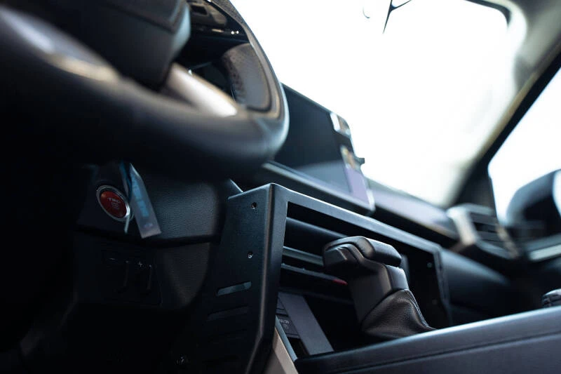DV8 Offroad Center Console Molle Panels/Device Mount für 2022–2023 Toyota Tundra