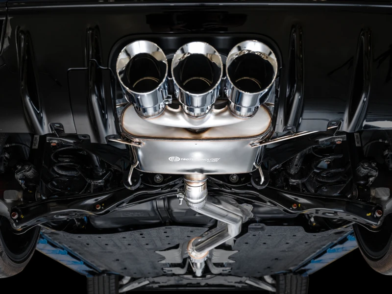 AWE Tuning 2023 Honda Civic Type R FL5 Touring Edition Auspuffanlage mit dreifachen Chrom-Silber-Spitzen