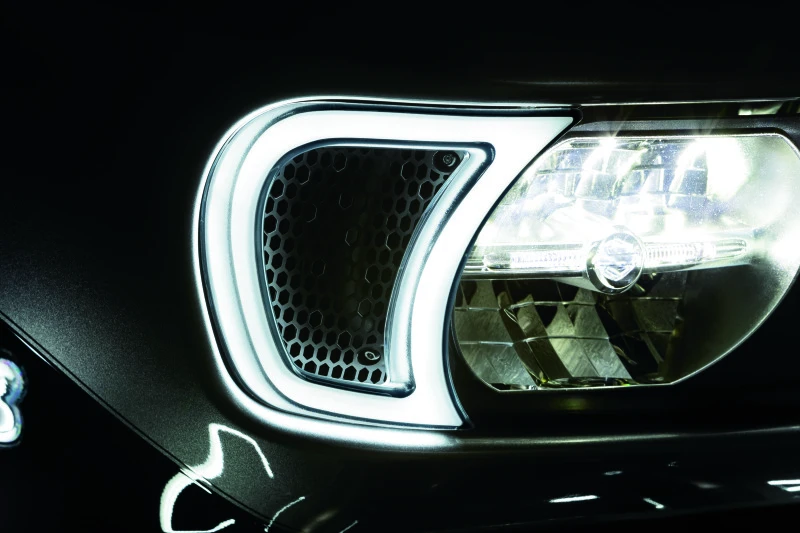 Kuryakyn Tracer Headlight Vent Accents für Road Glide
