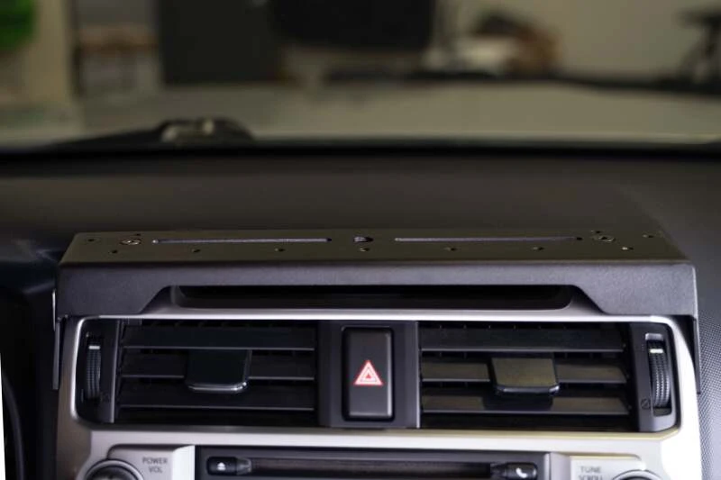 DV8 Offroad Digital Device Dash Mount für 2010–2023 Toyota 4Runner