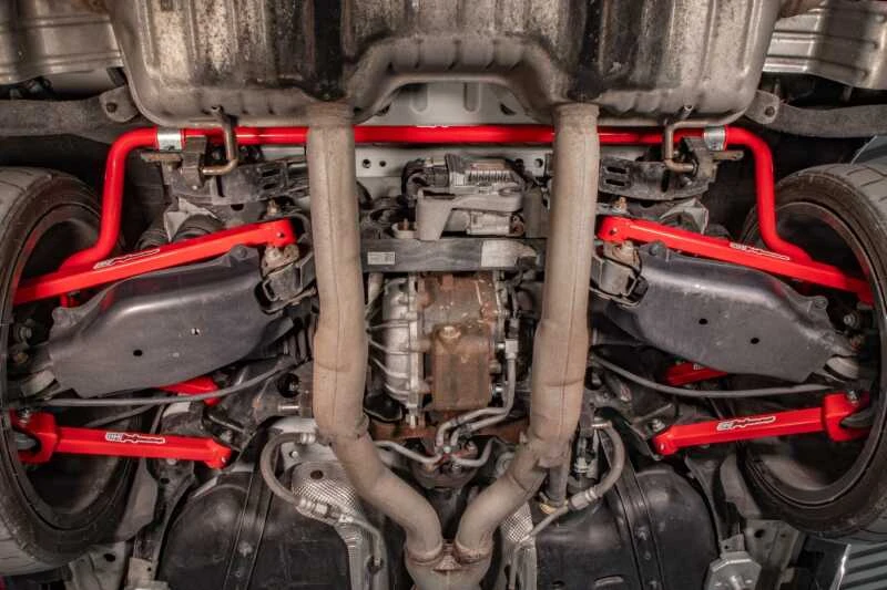 UMI Hinterachslenker für 16-24 Chevrolet Camaro - Rot