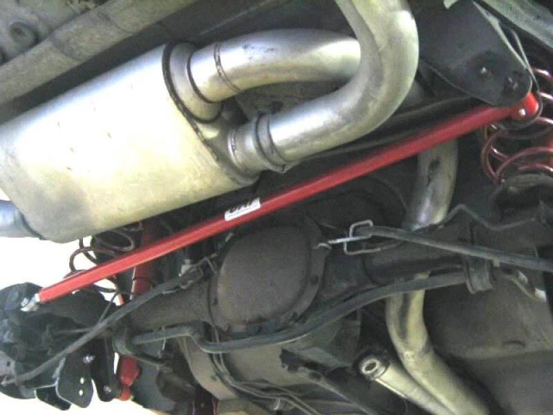 UMI Performance 82-02 GM F-Body Einzeljustierbarer Panhardstab aus Rohr