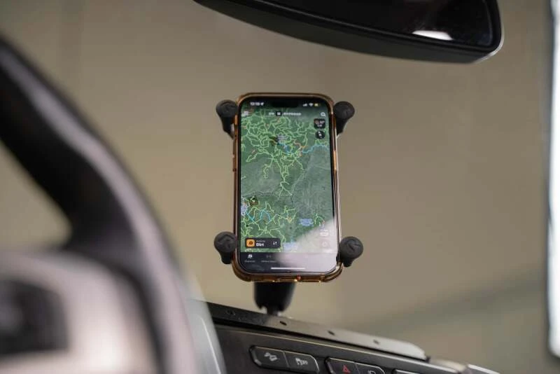 DV8 Offroad Digital Device Dash Mount für 2015–2020 Ford F-150 und 2017–2021 Ford F-250/F-350