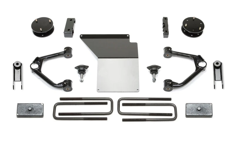 Fabtech 14-18 GM K1500 Denali mit OE Alu UCA 4 Zoll Budget UCA System mit Magneride
