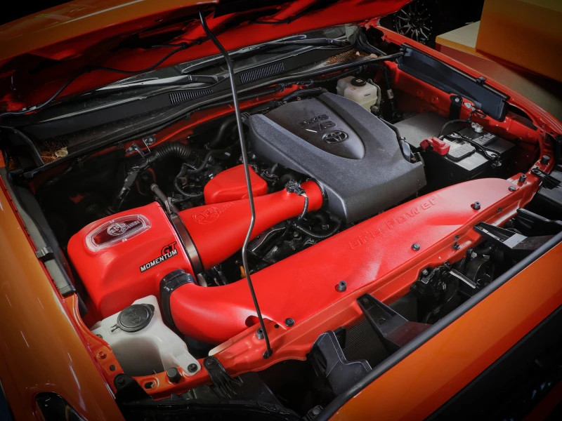 aFe 16-23 Toyota Tacoma V6 3.5L Momentum GT Red Edition Kaltluft-Ansaugsystem mit Pro DRY S Filter