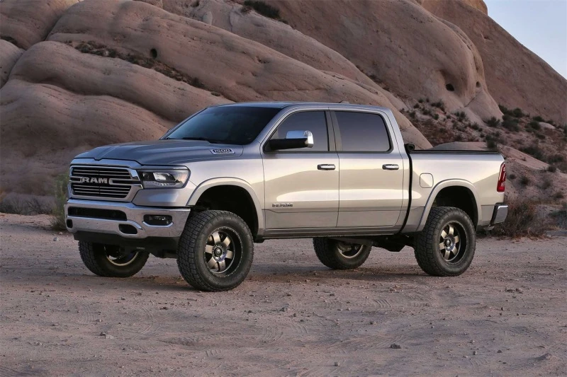 Fabtech 19-21 Ram 1500 4WD 6-Zoll-Perf-System mit Dlss 2.5 C/O und Rr Dlss