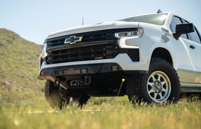 DV8 Offroad Frontstoßstange mit Seilwinde für 2022+ Chevrolet Silverado 1500