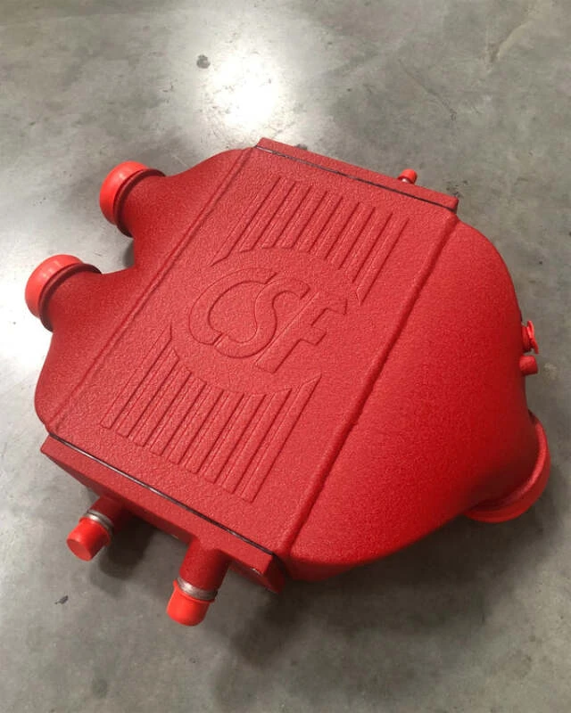 CSF 2014+ BMW M3/M4 (F8X) Top Mount Charge-Air-Cooler - Crinkle Red