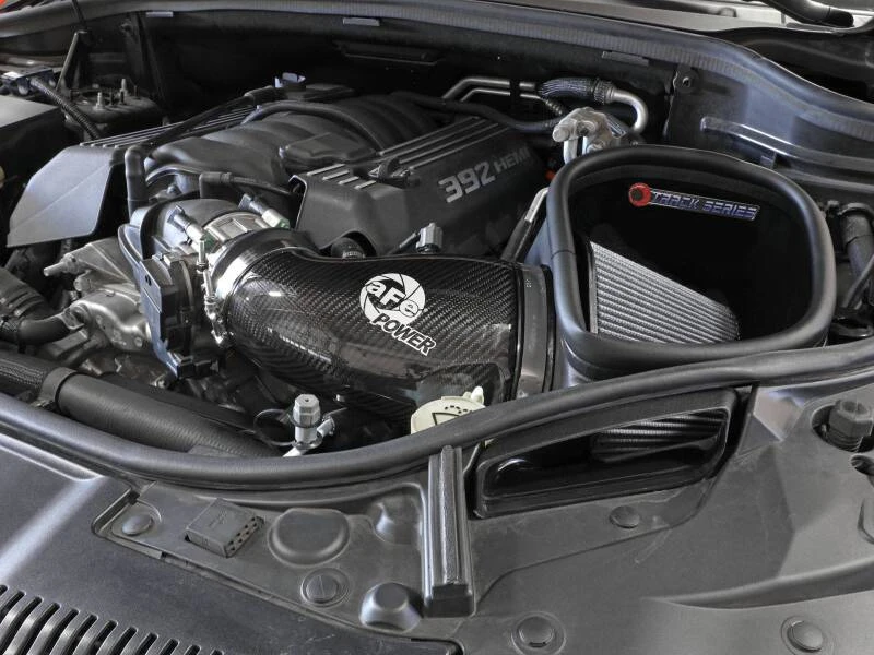 aFe 12-21 Jeep Grand Cherokee 6.4L Track Series Carbon Fiber Kaltluft-Ansaugsystem mit Pro Dry S Filter