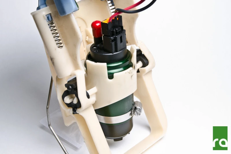 Radium Engineering 01-06 BMW E46 M3 Kraftstoffpumpen-Installationskit - Pumpe nicht enthalten