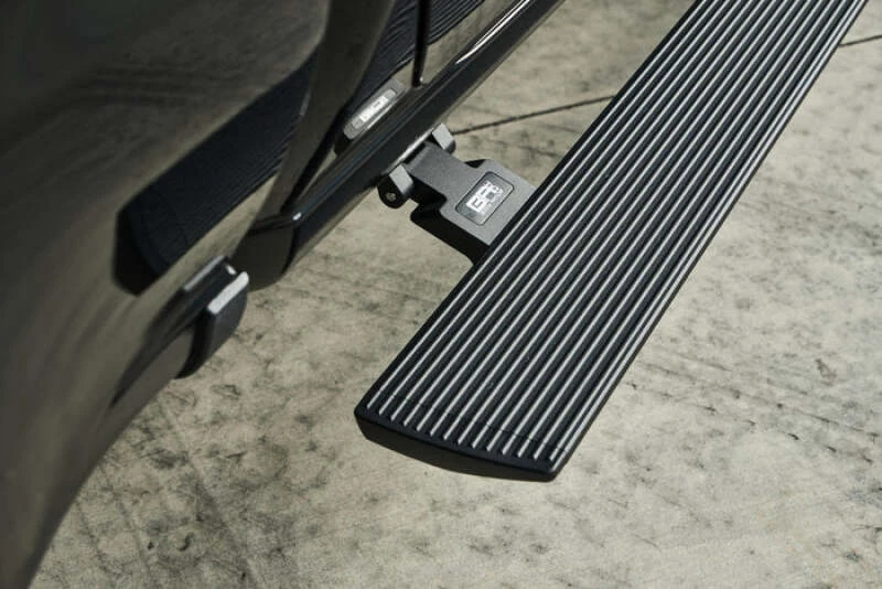Body Armor 4x4 E-Power Board Steps für 2019–2024 Chevrolet Silverado/GMC Sierra 1500/2500/3500 Crew Cab