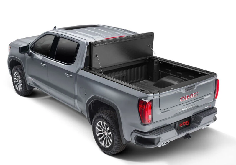 Extang Xceed Tonneau Cover für 2020–2023 Chevy/GMC Silverado/Sierra 2500HD/3500HD 6ft. 9in. ohne Seitenboxen