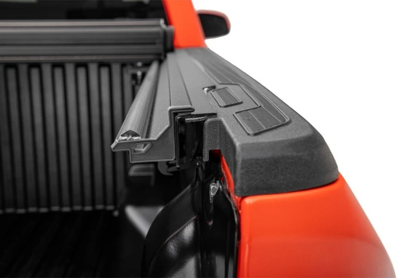 Undercover Select Hard Folding Tonneau Cover für 2005–2015 Toyota Tacoma 5ft. Bed
