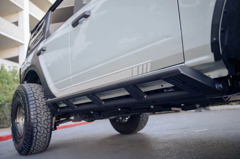 DV8 Offroad Rock Sliders für 2021–2022 Ford Bronco