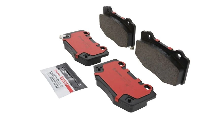 Brembo OE Ceramic Bremsbeläge für 2015–2022 Ford Mustang