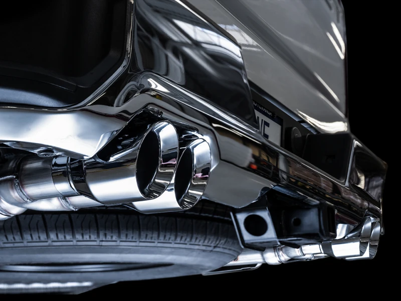AWE Tuning 4. Generation GM 1500 5.3L 0FG Katback mit geteiltem Heckausgang (mit Stoßfänger-Ausschnitten) - Vierfach Chrom-Spitzen