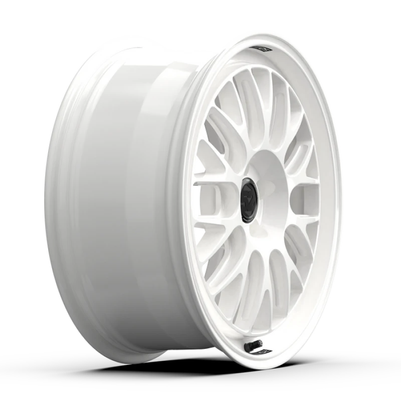 fifteen52 Holeshot RSR 19x9.5 5x114.3 38mm ET 73.1mm Center Bore Rally White