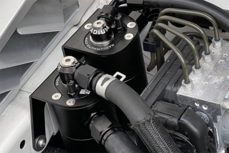 Radium Engineering Dual-Fangbehälter-Kit für 2015+ Subaru WRX Fluid Lock