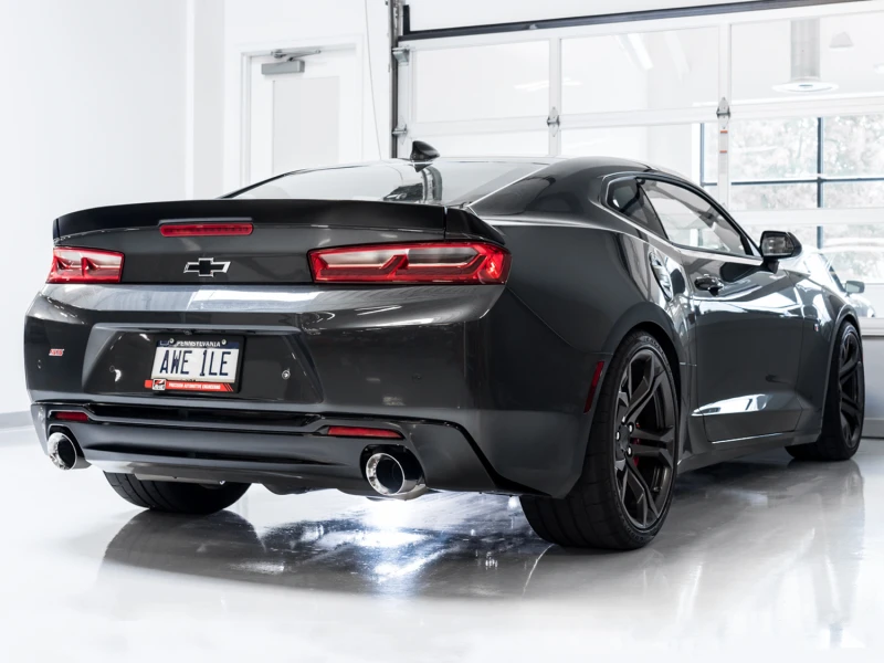 AWE Tuning 16-19 Chevrolet Camaro SS Axle-back Auspuff - Track Edition (Chrome Silber Tips)