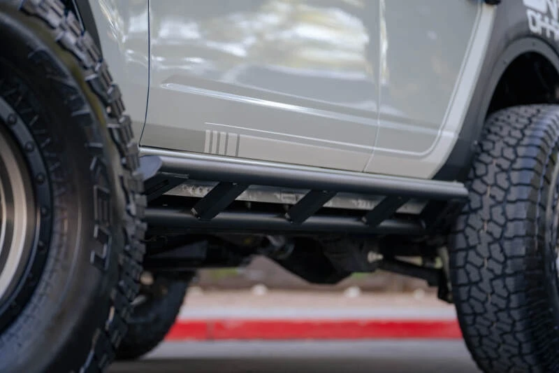 DV8 Offroad Rock Sliders für 2021–2022 Ford Bronco