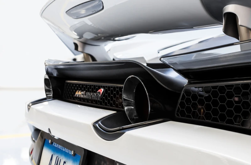 AWE Tuning McLaren 720S Leistungs-Abgasanlage - Diamant-Schwarz Spitzen