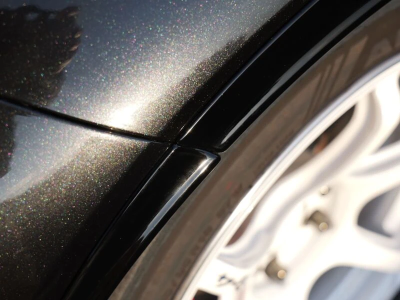 HKS Fender Molding für Toyota GR Corolla GZEA14H