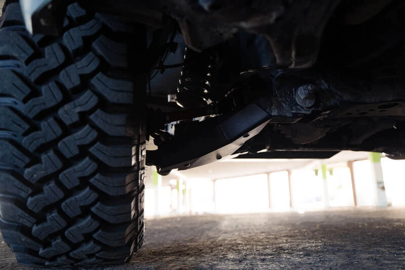 DV8 Offroad Front Unterfahrschutzblech für 2022–2023 Toyota Tundra