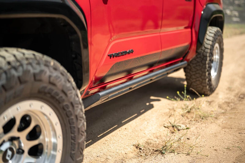 DV8 Offroad Rock Sliders für 2024–2025 Toyota Tacoma Double Cab