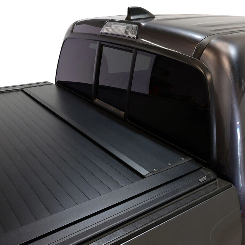 Westin 16-23 Toyota Tacoma 5ft 5in Bed Manual Retractable Tonneau Cover - Black