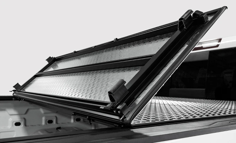 Access LOMAX Hard Tri-Fold Tonneau Cover für 22-24 Toyota Tundra 6ft 6in Pritsche