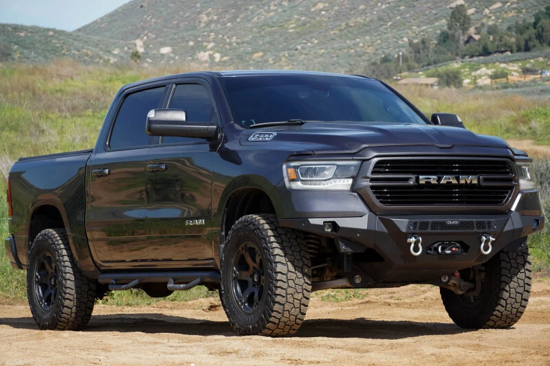 DV8 Offroad Spec Series Front Stoßstange für 2019–2023 RAM 1500