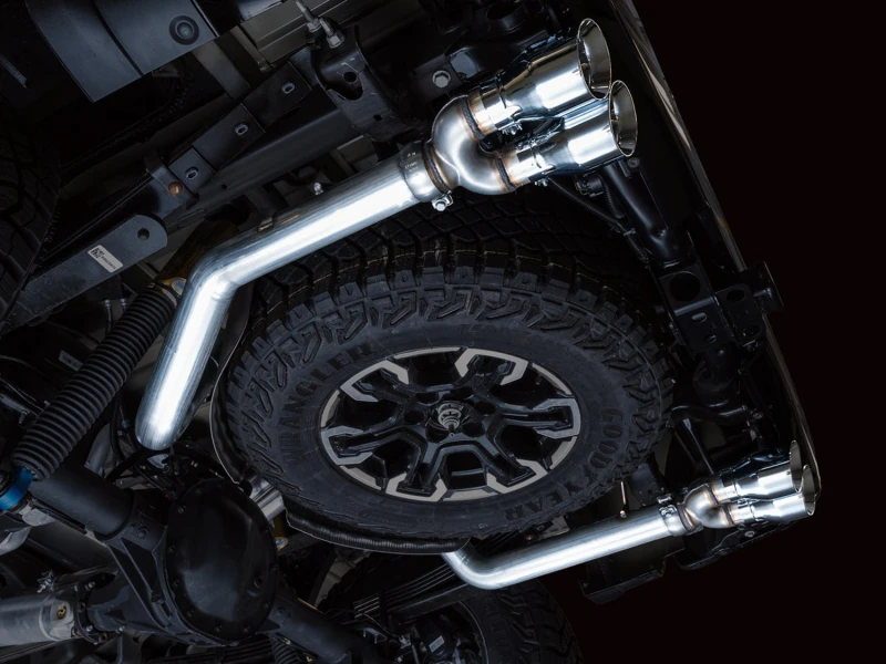AWE Tuning 22-23 GMC Sierra 1500 AT4X 6.2L 0FG Katbackschalldämpfer Split Dual (Flacher Stoßfänger) - Chrom-Silber-Tipps